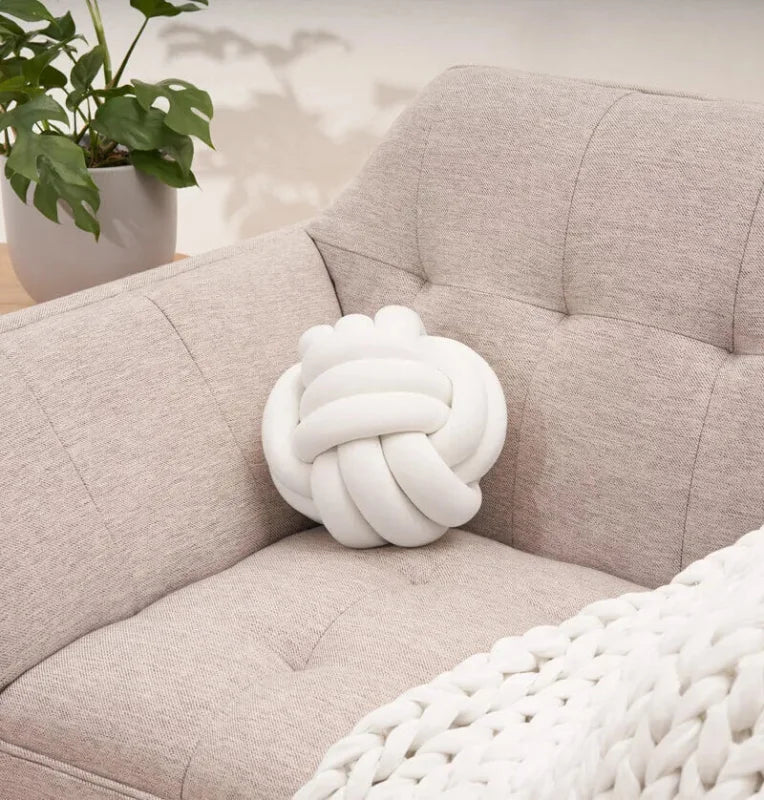 Knot Pillow - TricoSy